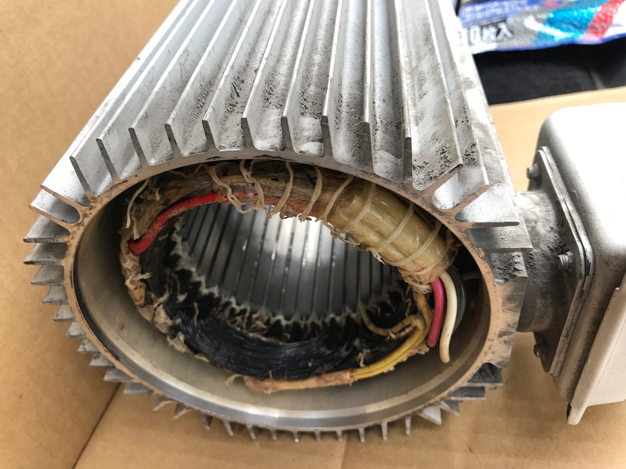 モーターのコイル焼付き状態